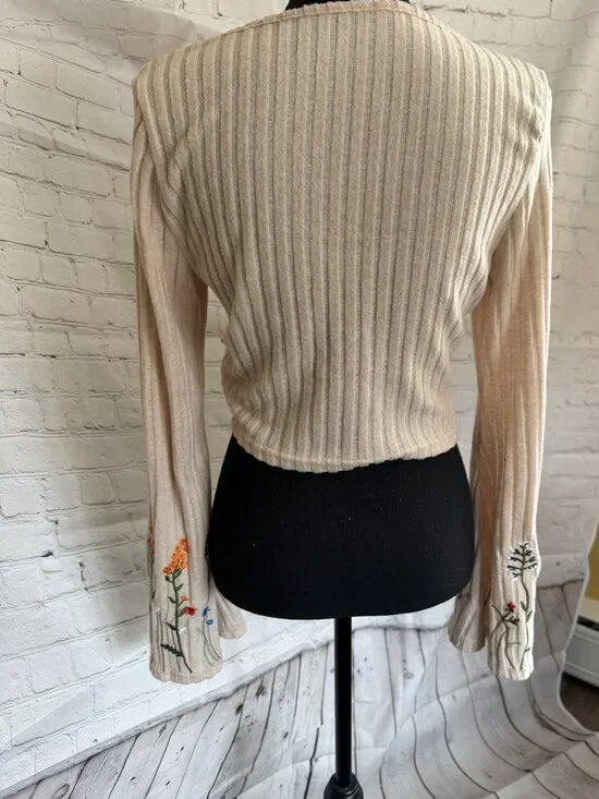 Romwe Cream Ribbed Crop Top | Wildflower Embroidery | Bell Sleeves | Cottagecore - Picture 3 of 4